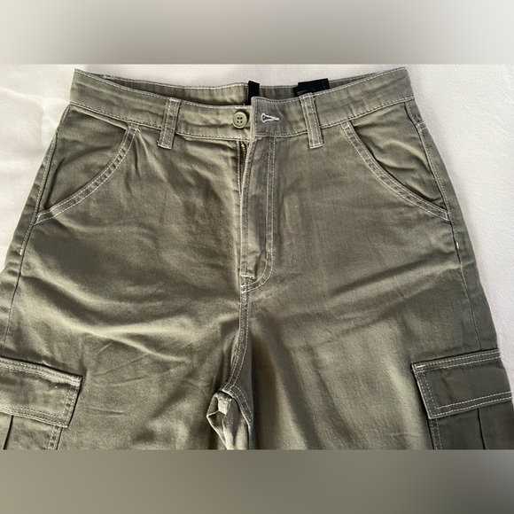 H&M Olive Green Cargo Pants - Picture 2 of 5